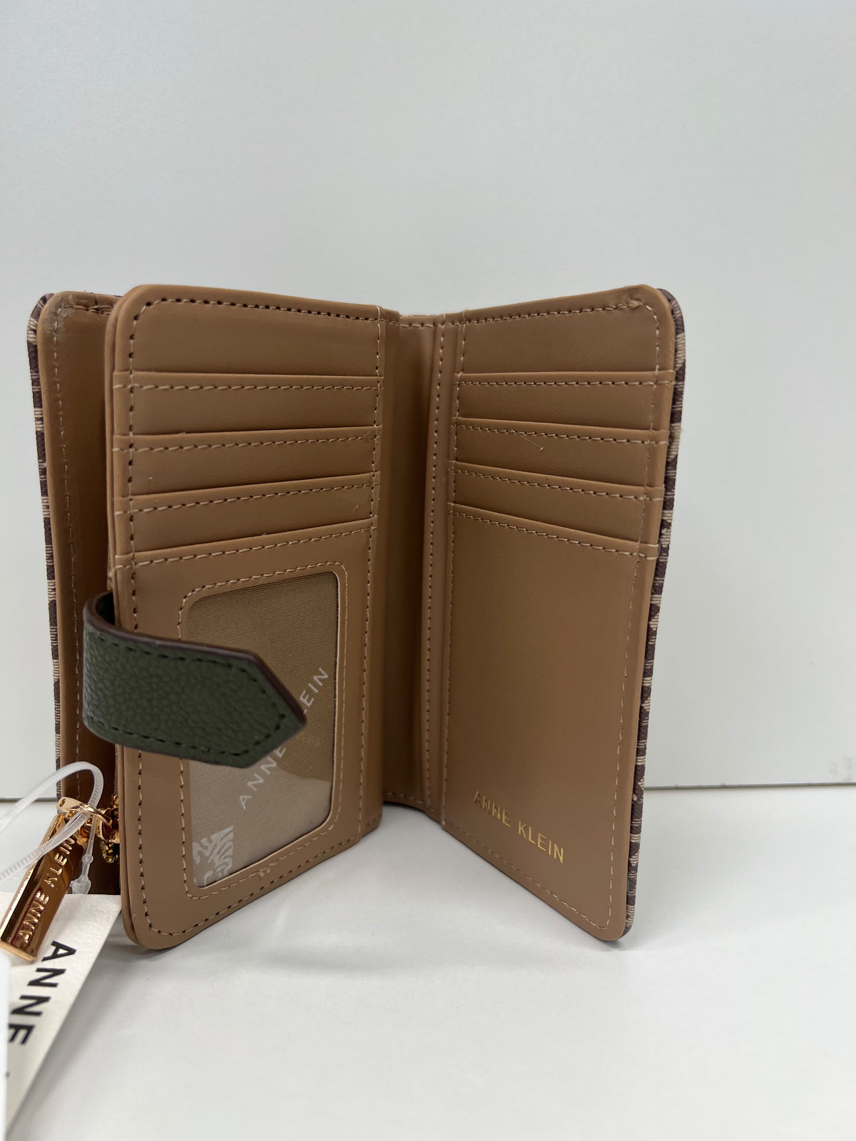 Anne Klein Small Wallet Spacious Room For Cash (Fitts Flat)