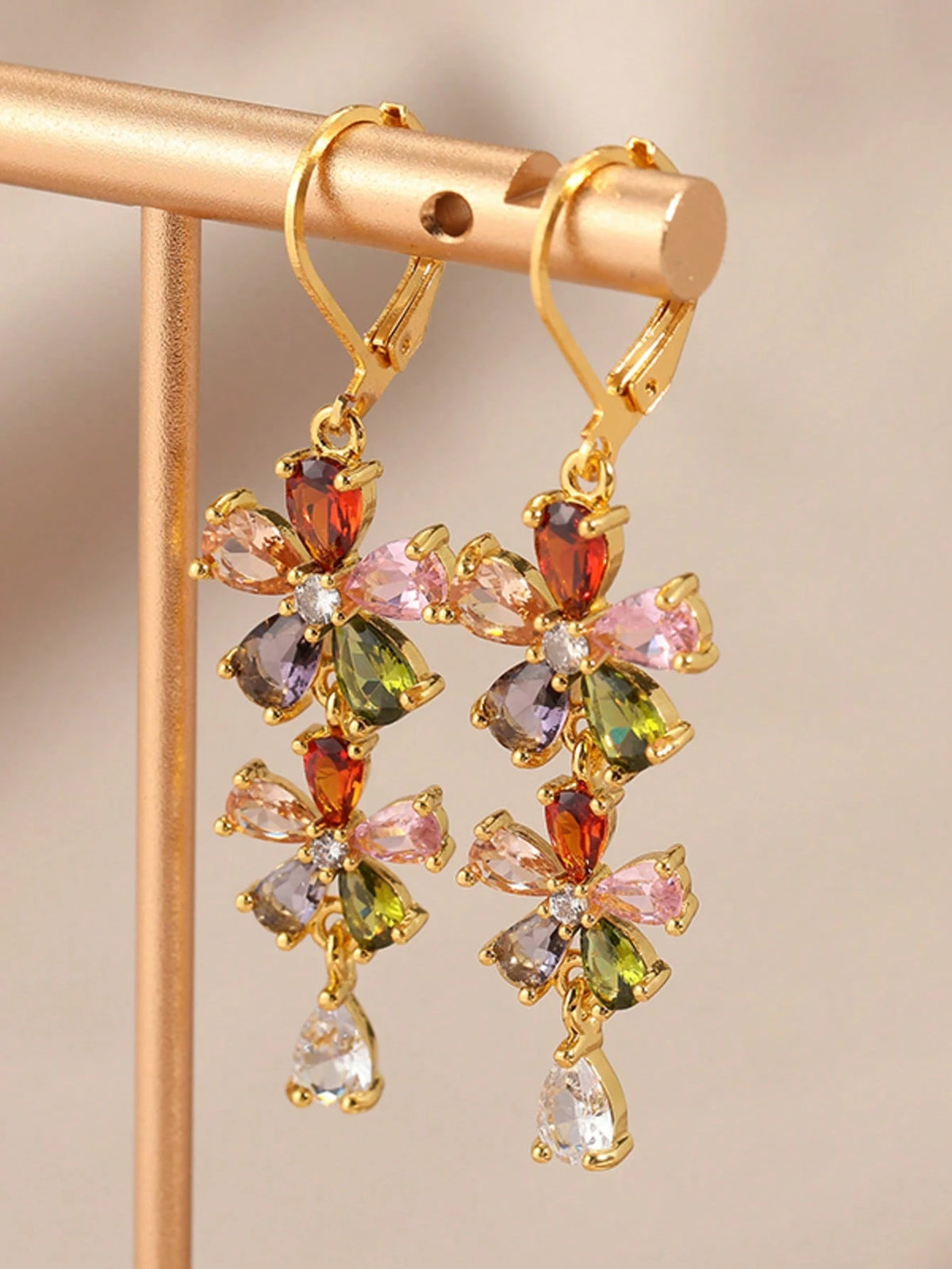 7604 Synthetic Cubic Zirconia Earring