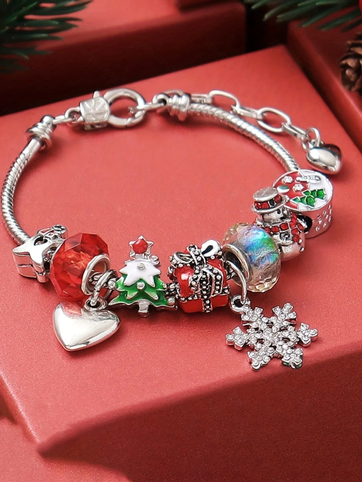 3016 Christmas Charm Bracelet