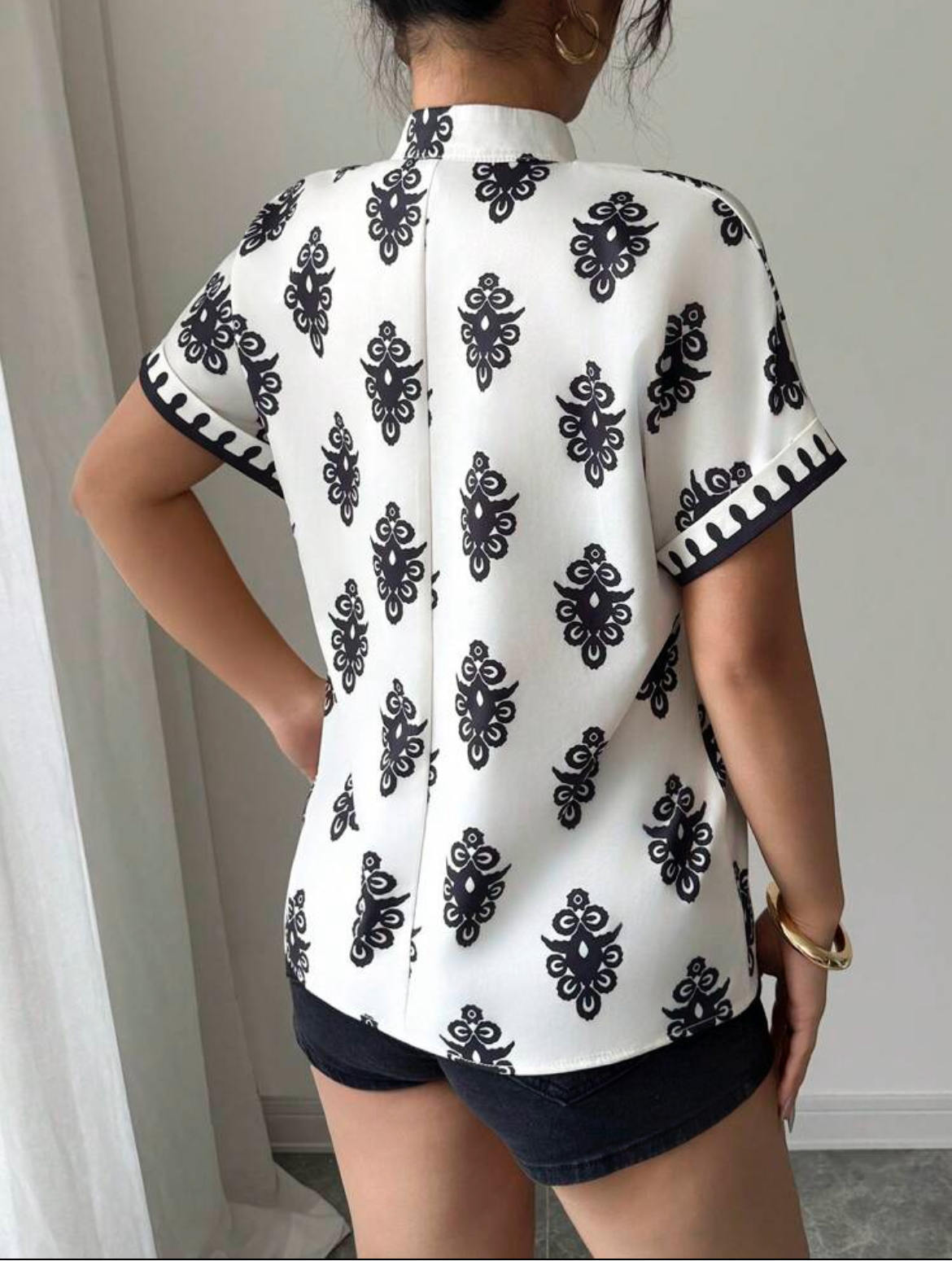 #6612 Short Sleeve Loose V-Neck Printed Blouse
