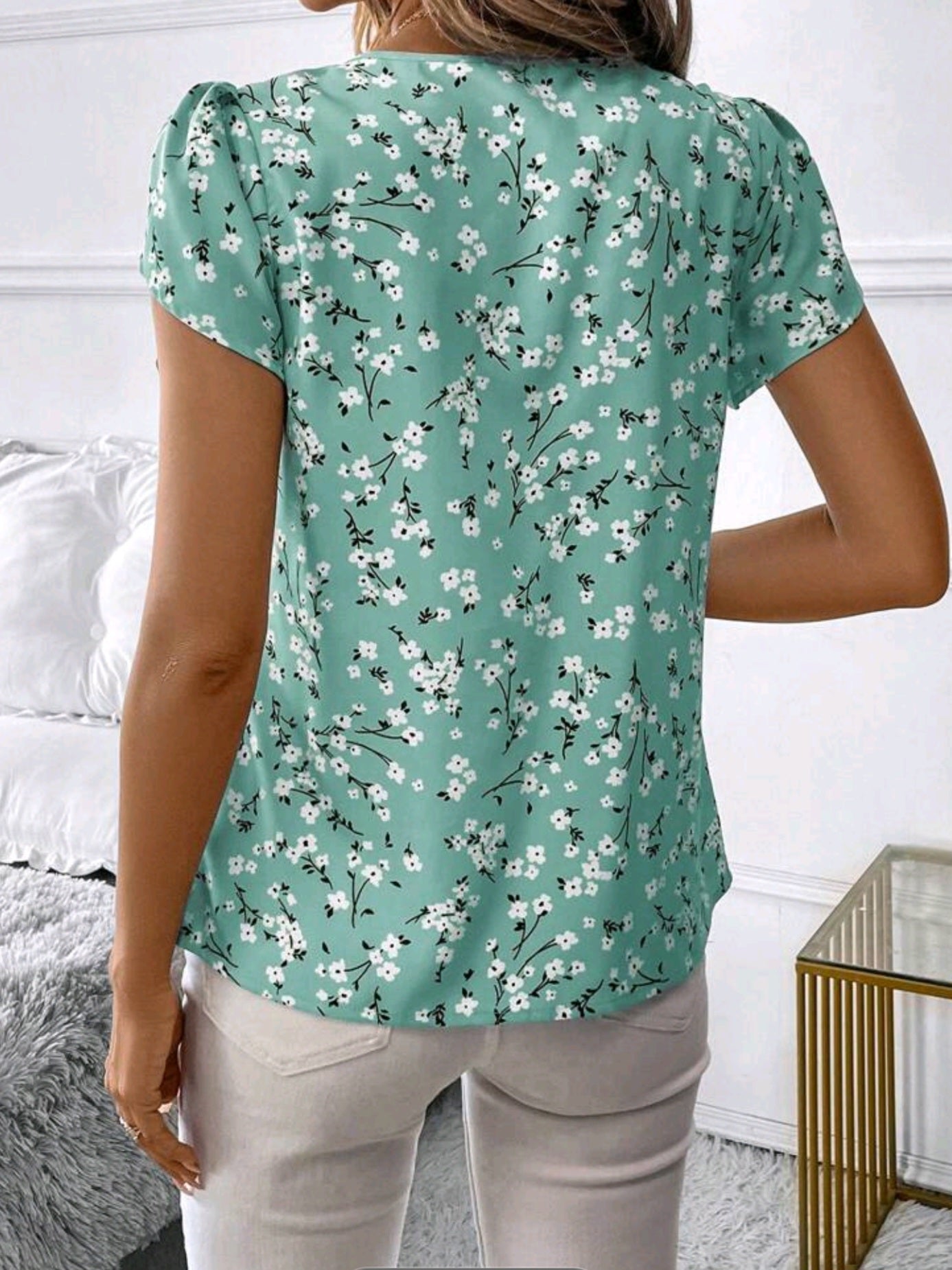 #8144 Ditsy Floral Short Sleeve Shirt