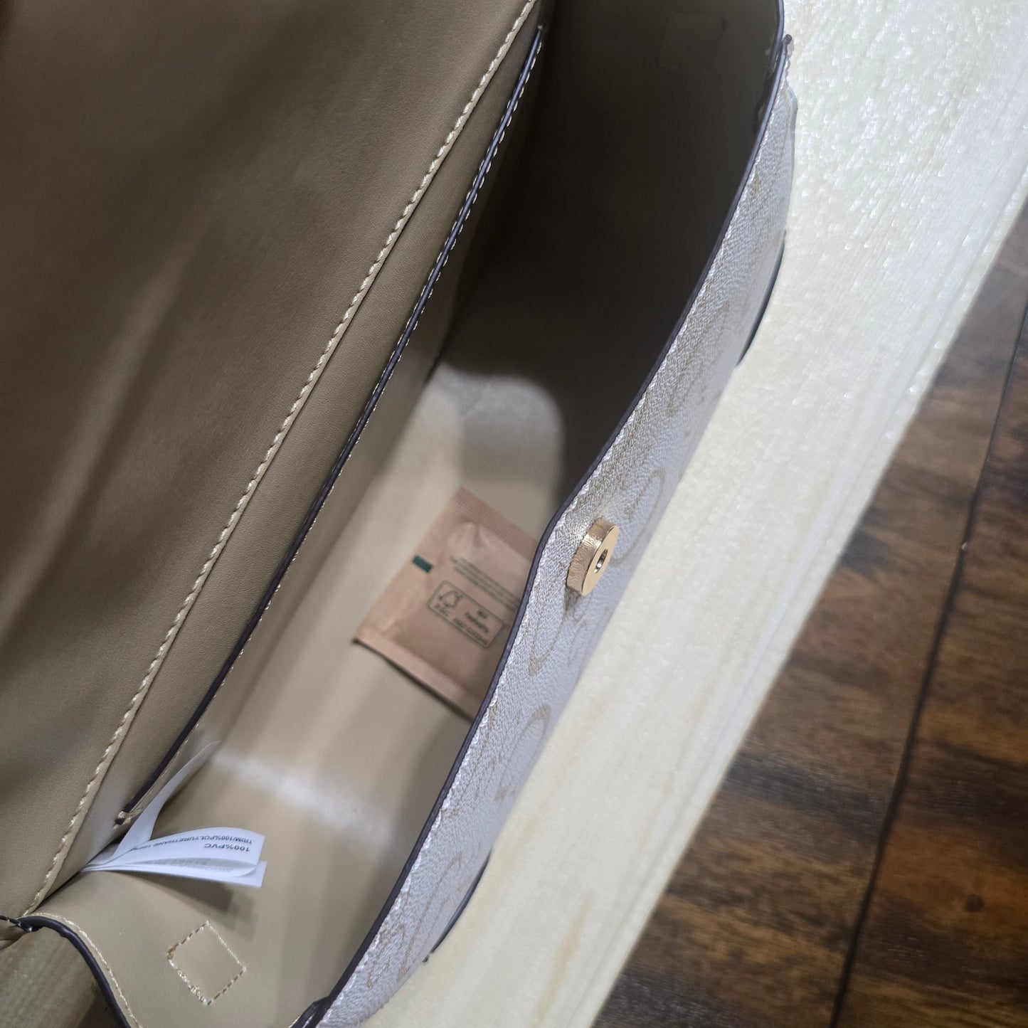 GUESS Crossbody