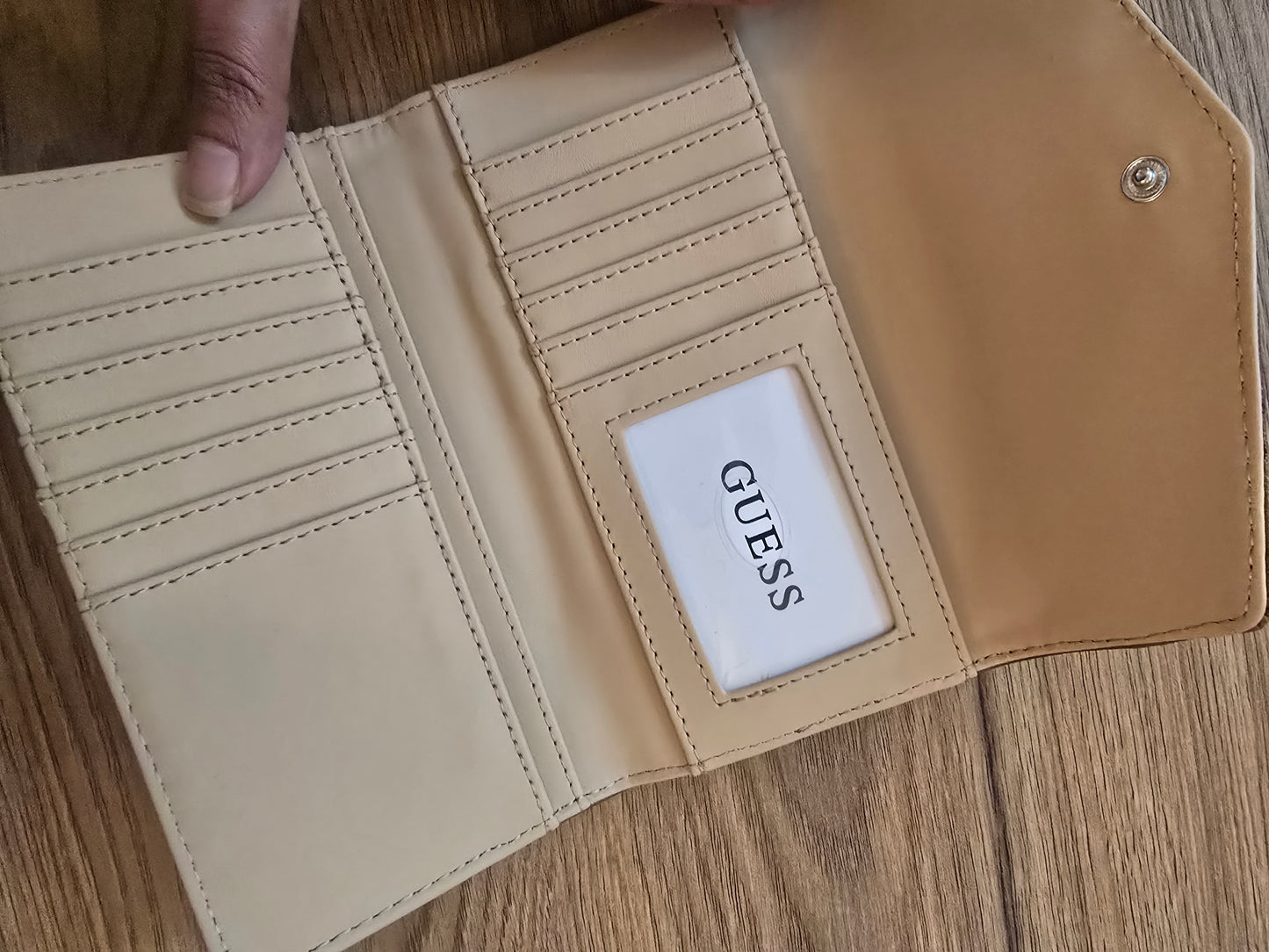 GUESS Slim Wallet