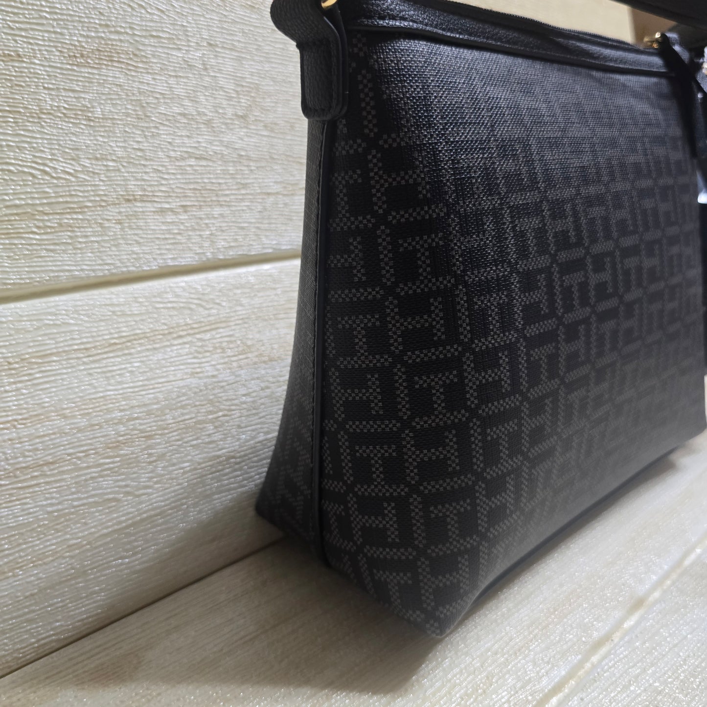 Tommy Hilfiger Crossbody