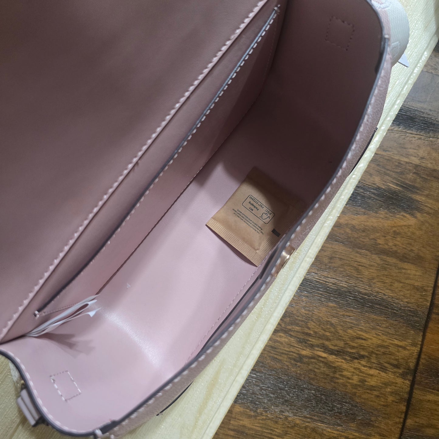 GUESS Crossbody