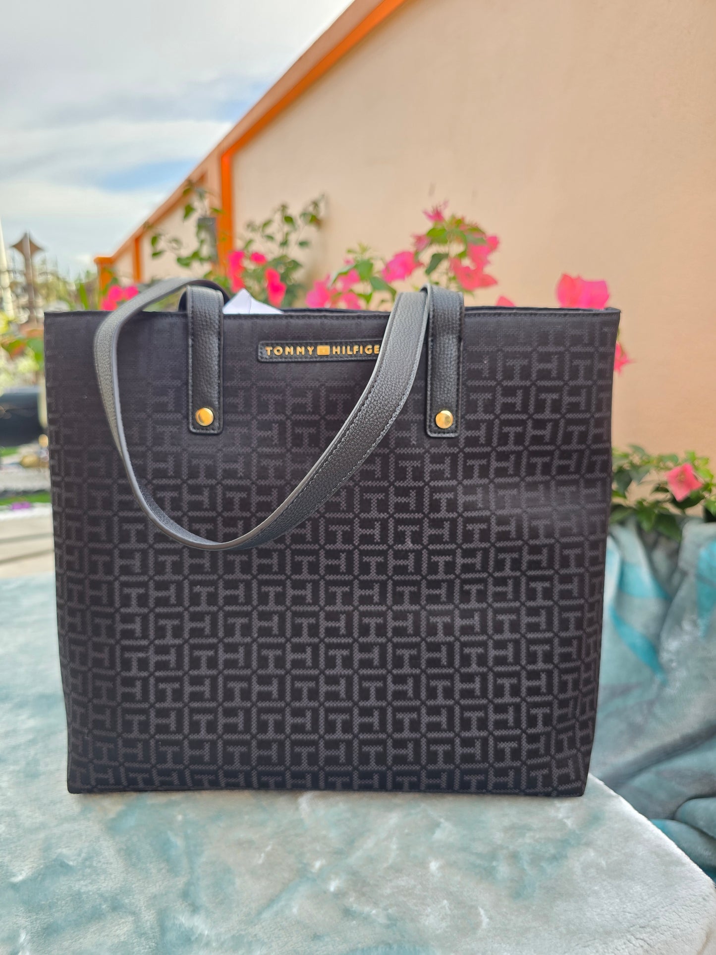 Tommy Hilfiger Tote