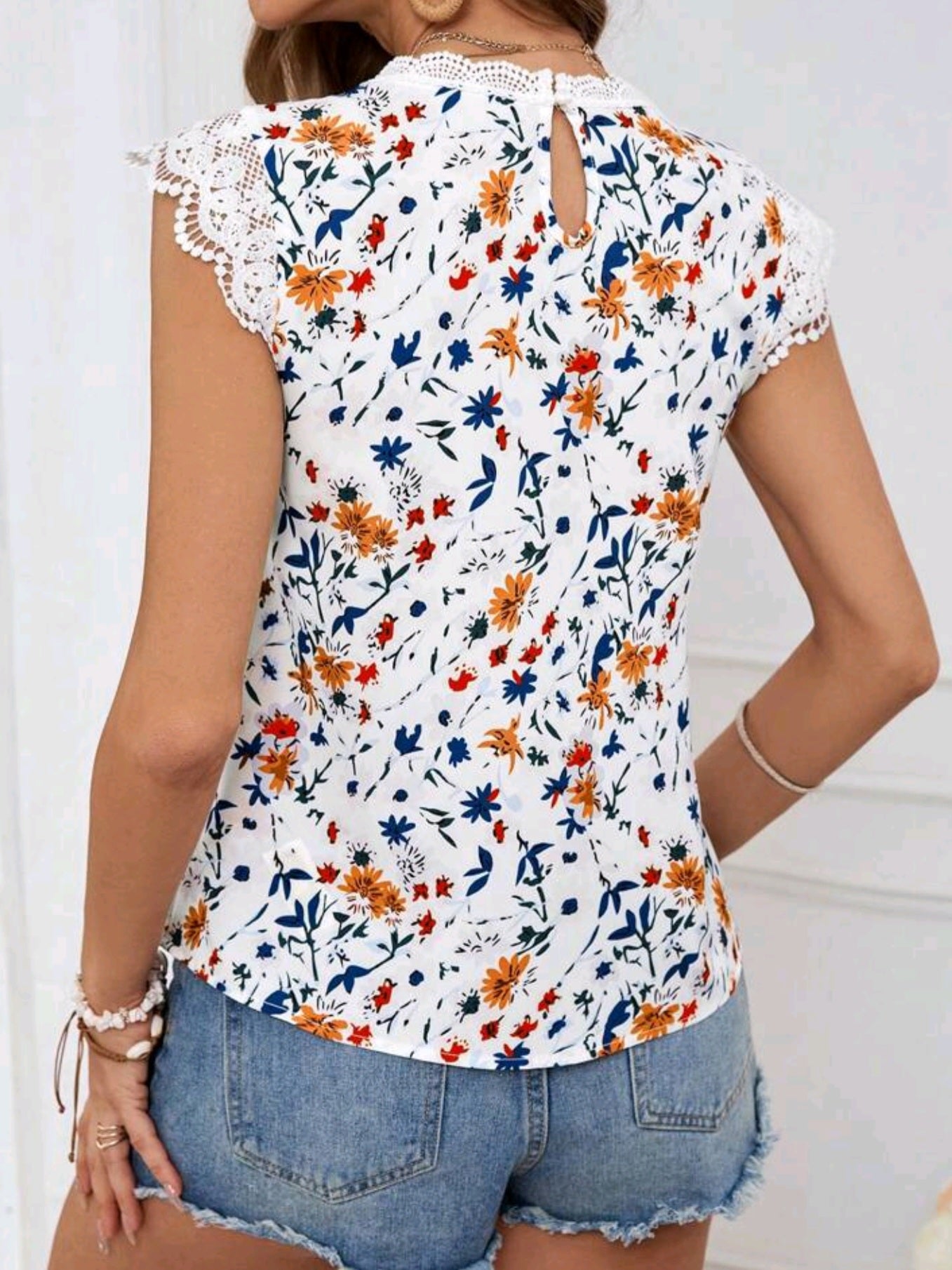 0216 / 9898 Spliced Lace Trim Top