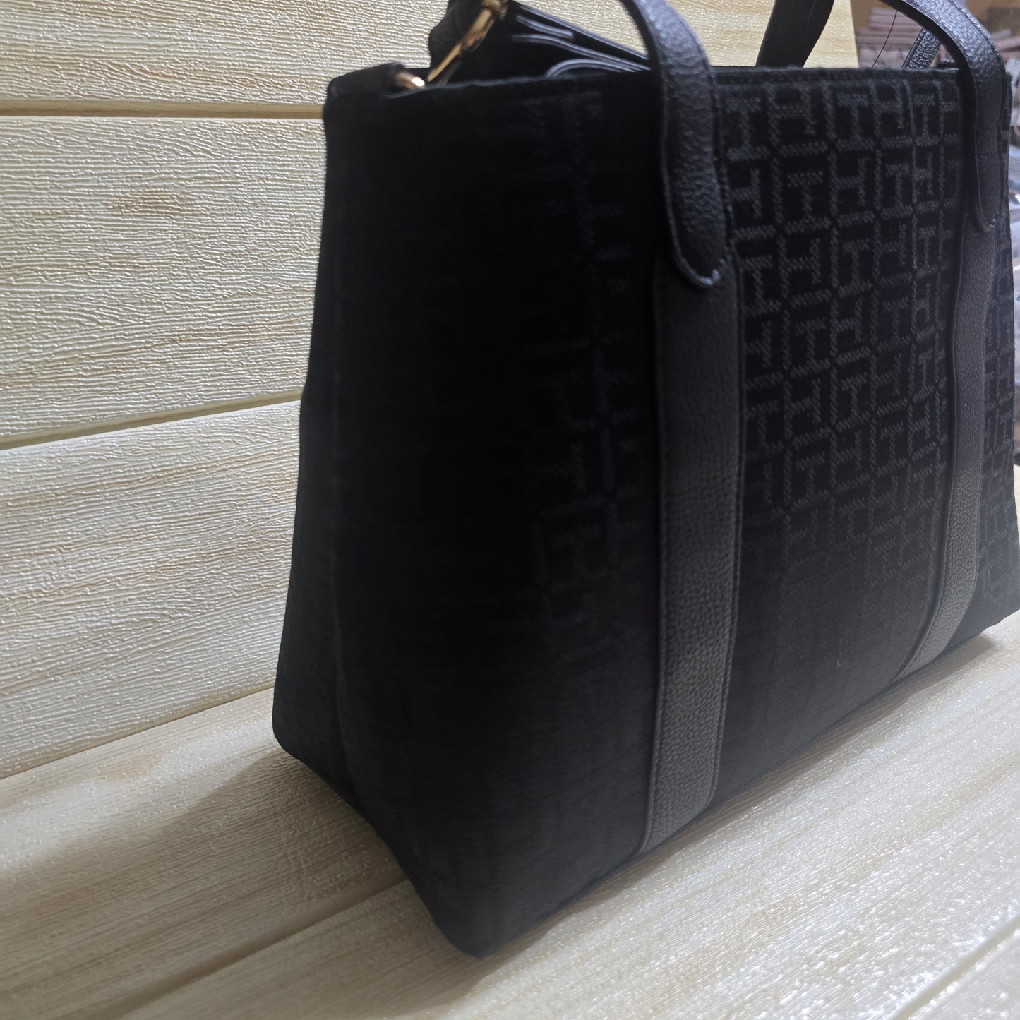 Tommy Hilfiger Crossbody