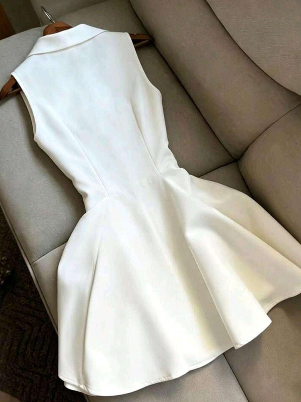 6290 V-Collar Metal Double-Breasted Sleeveless Waist-Cinching Short Dress