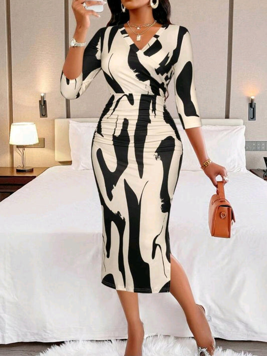 1670 V-Neck Ruched Bodycon