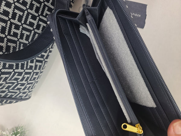 Tommy Hilfiger Extra Capacity Combo