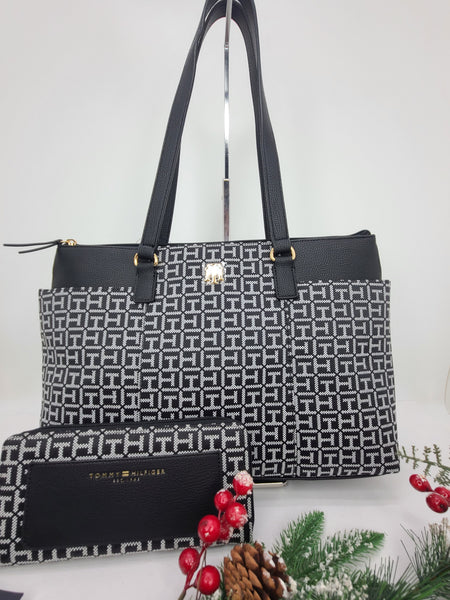 Tommy Hilfiger Handbag Combo