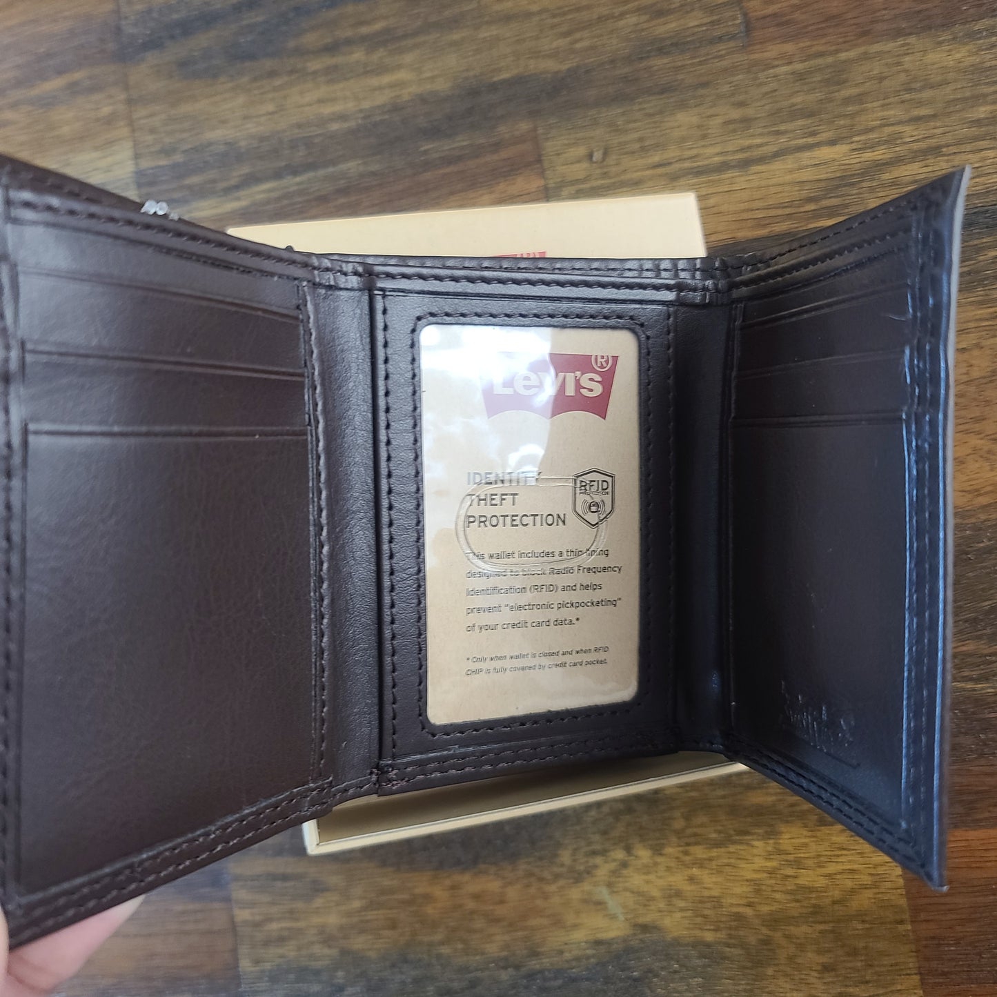 Levi Trifold Wallet (RFID)
