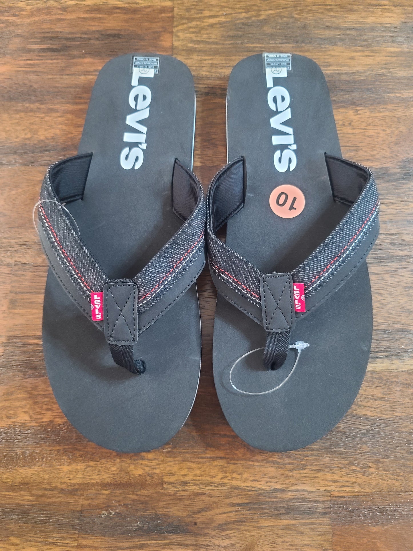 Levi's Slippers (Size 10)