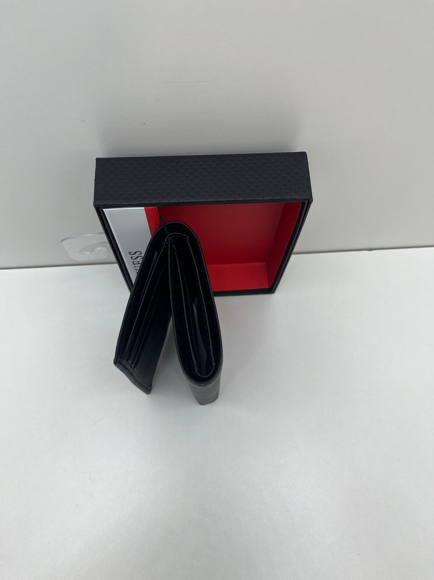 GUESS Trifold Wallet (black)