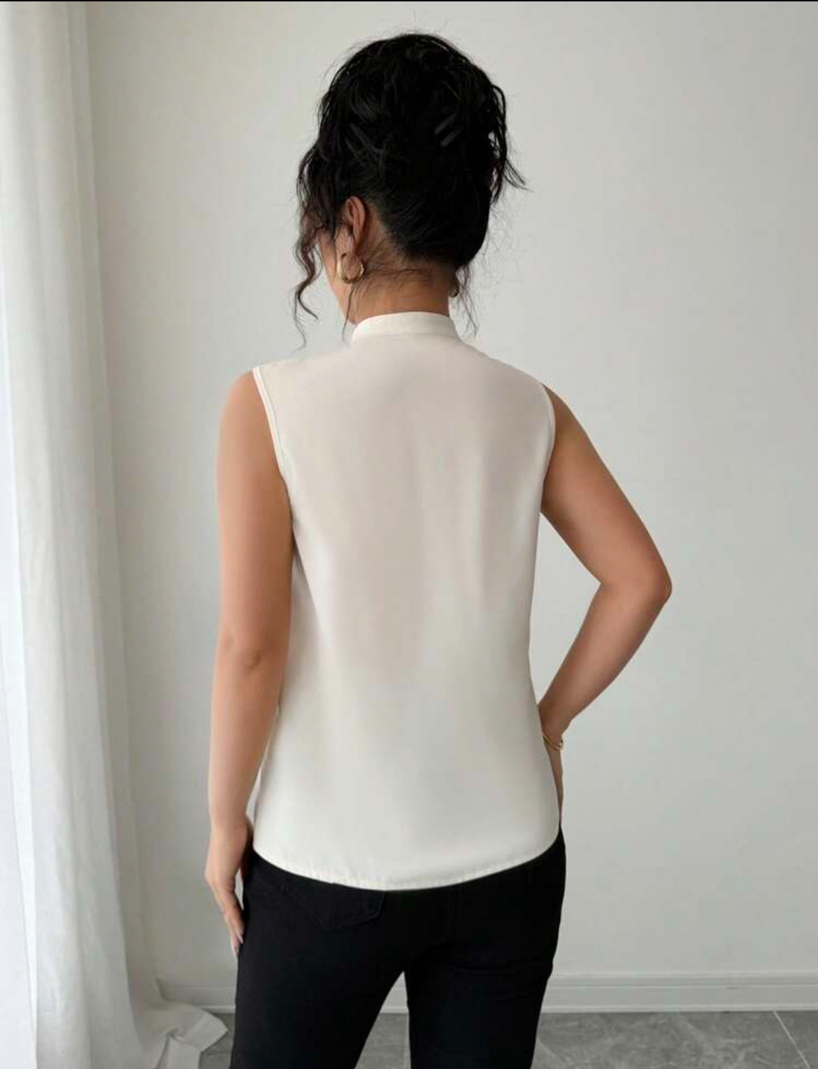Gmail#4743 Sleeveless Black Lace Trimmed Fitted Blouse