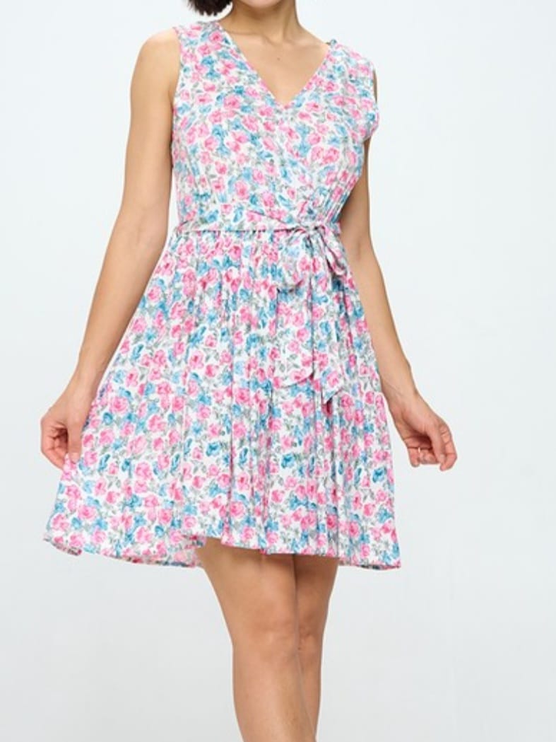 Sleeveless Dress with front tie