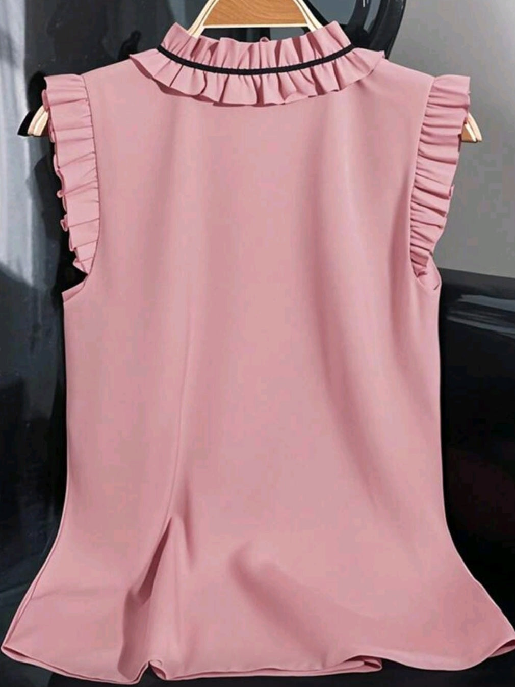 #3523 Ruffled Sleeveless Blouse