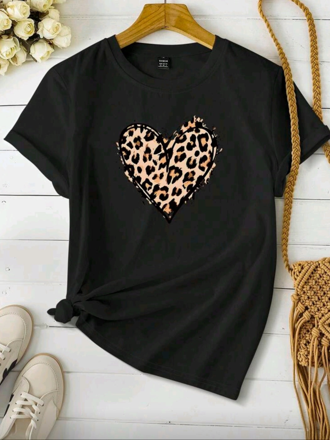 #4239 Leopard Print Heart Graphic T- Shirt