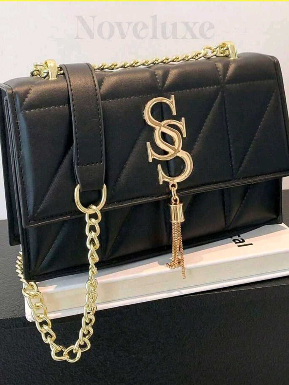 #7291 Diamond Pattern Letter Shoulder Bag