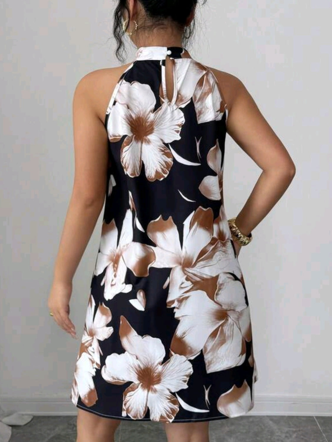 4456 High Neck Sleeveless Dress
