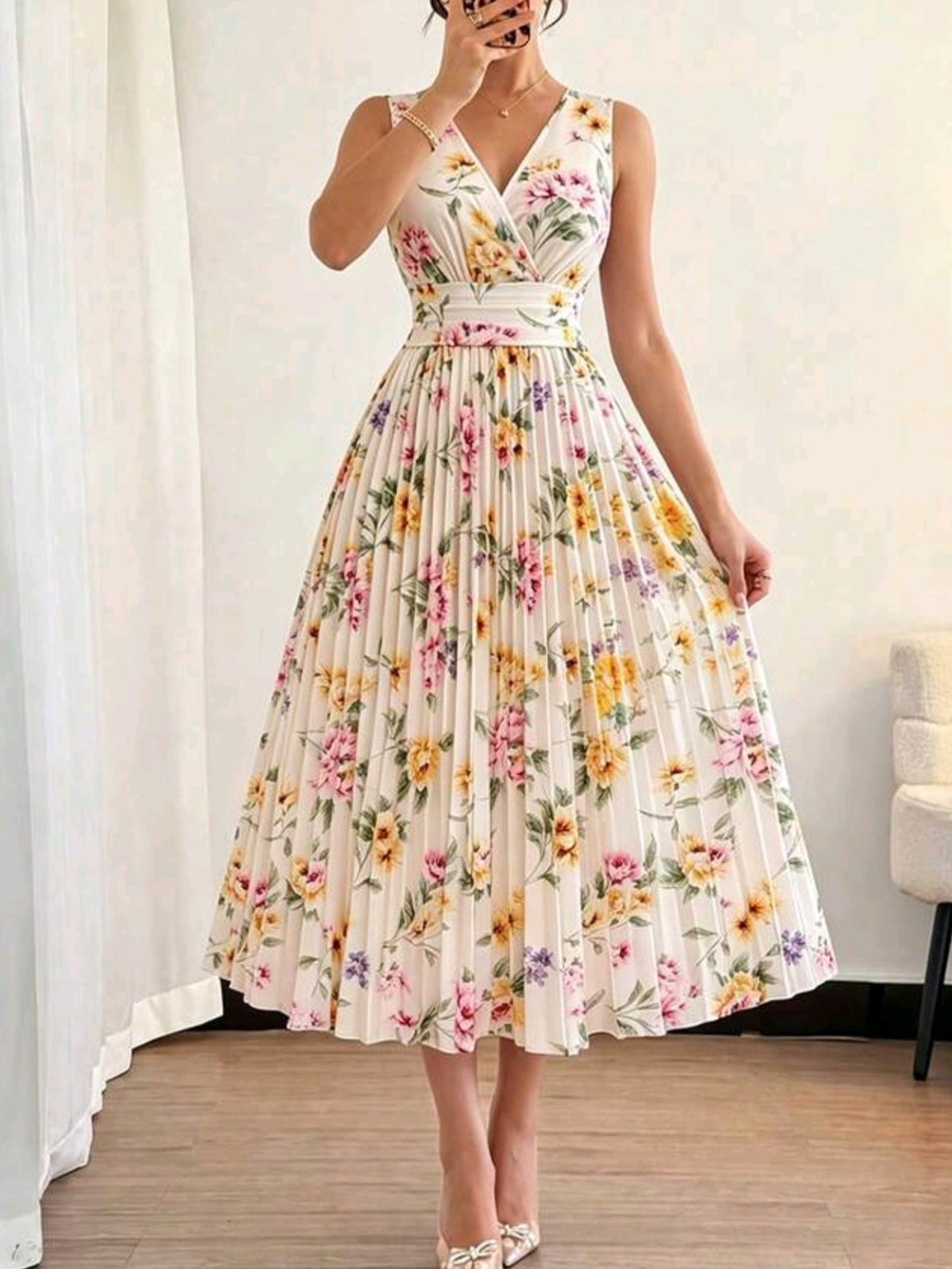 2556 V-Neck Pleated Maxi Dress