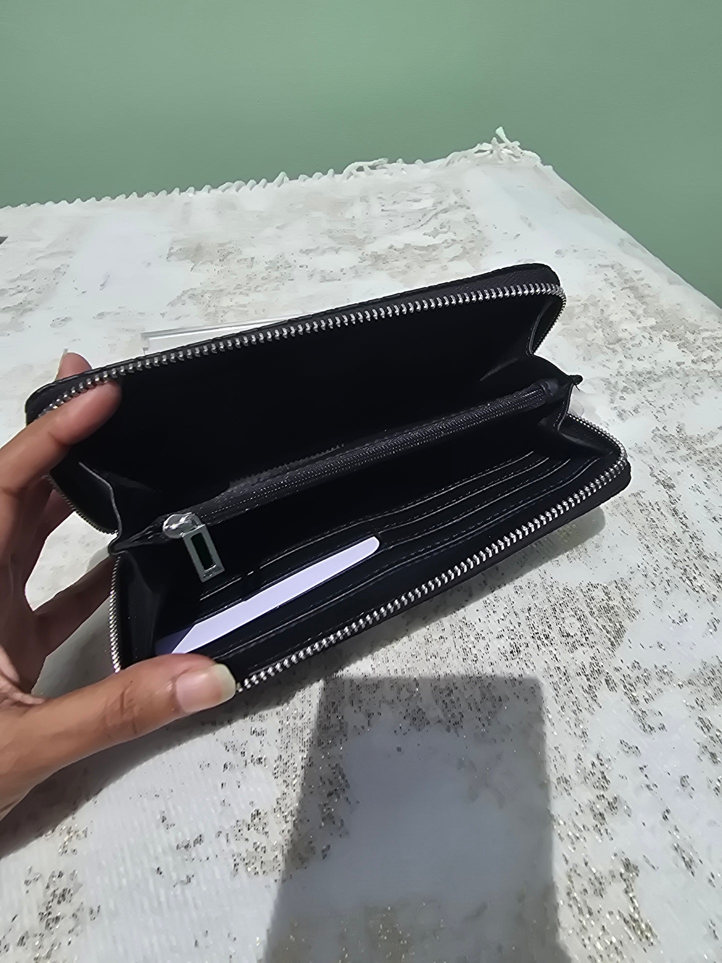 GUESS Wallet