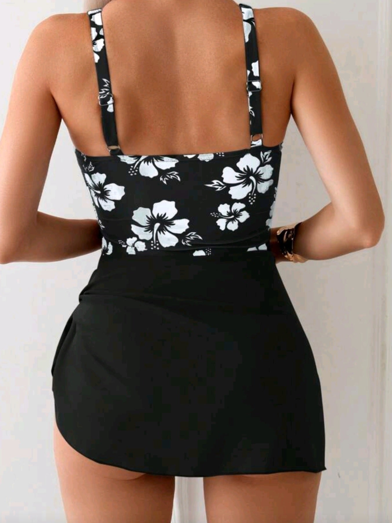 3420 One-Piece U-Neck Hibiscus Print Swimdress
