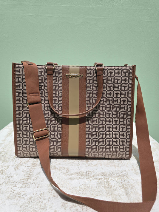 Tommy Hilfiger Tote with top zipper