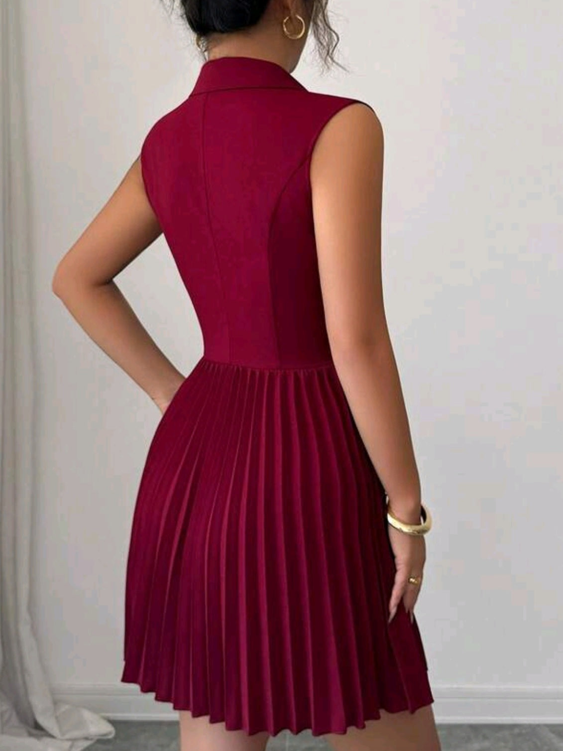 1155  Pleated Sleeveless Dress