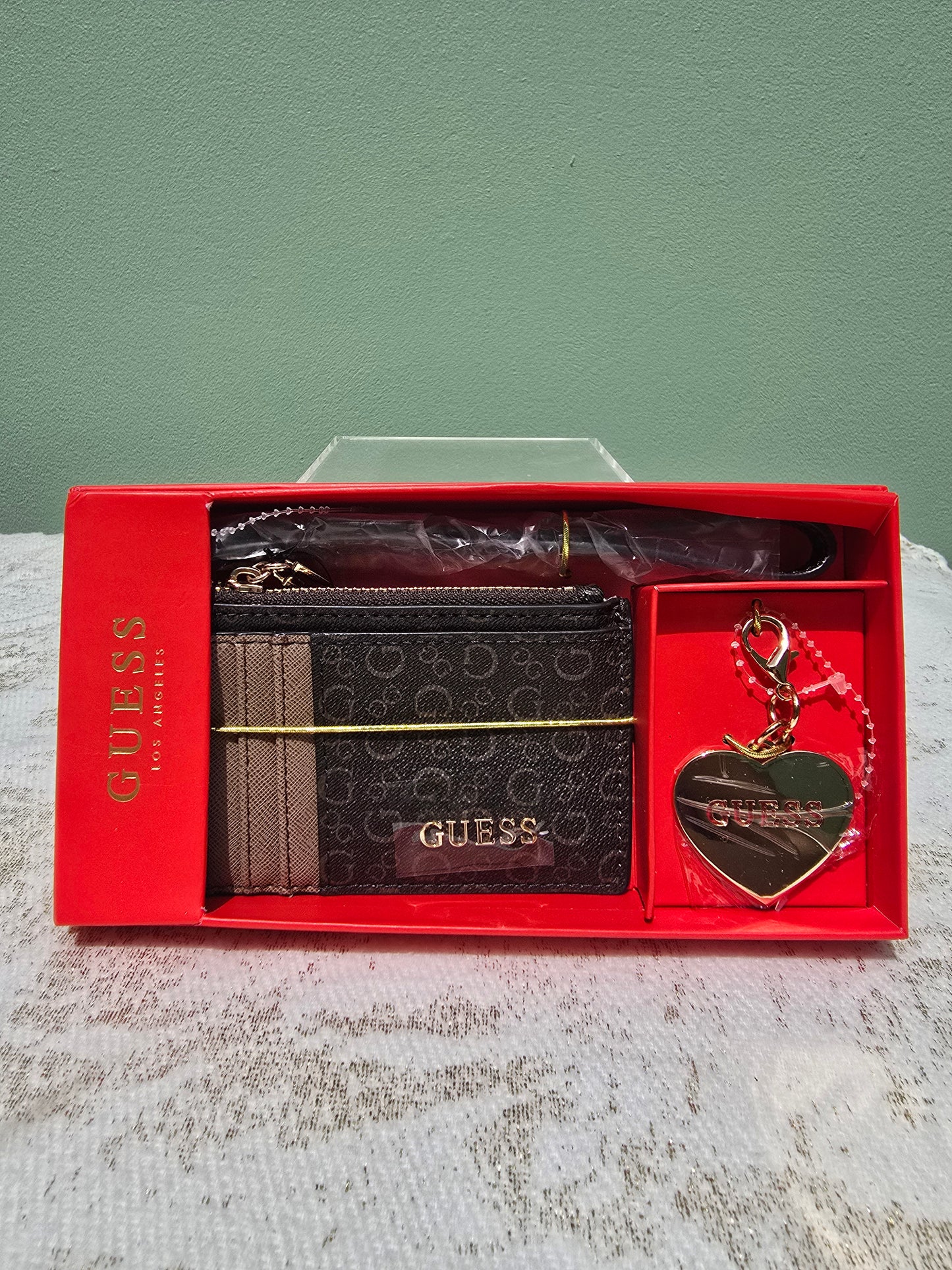 GUESS Card Holder Gift Box Set