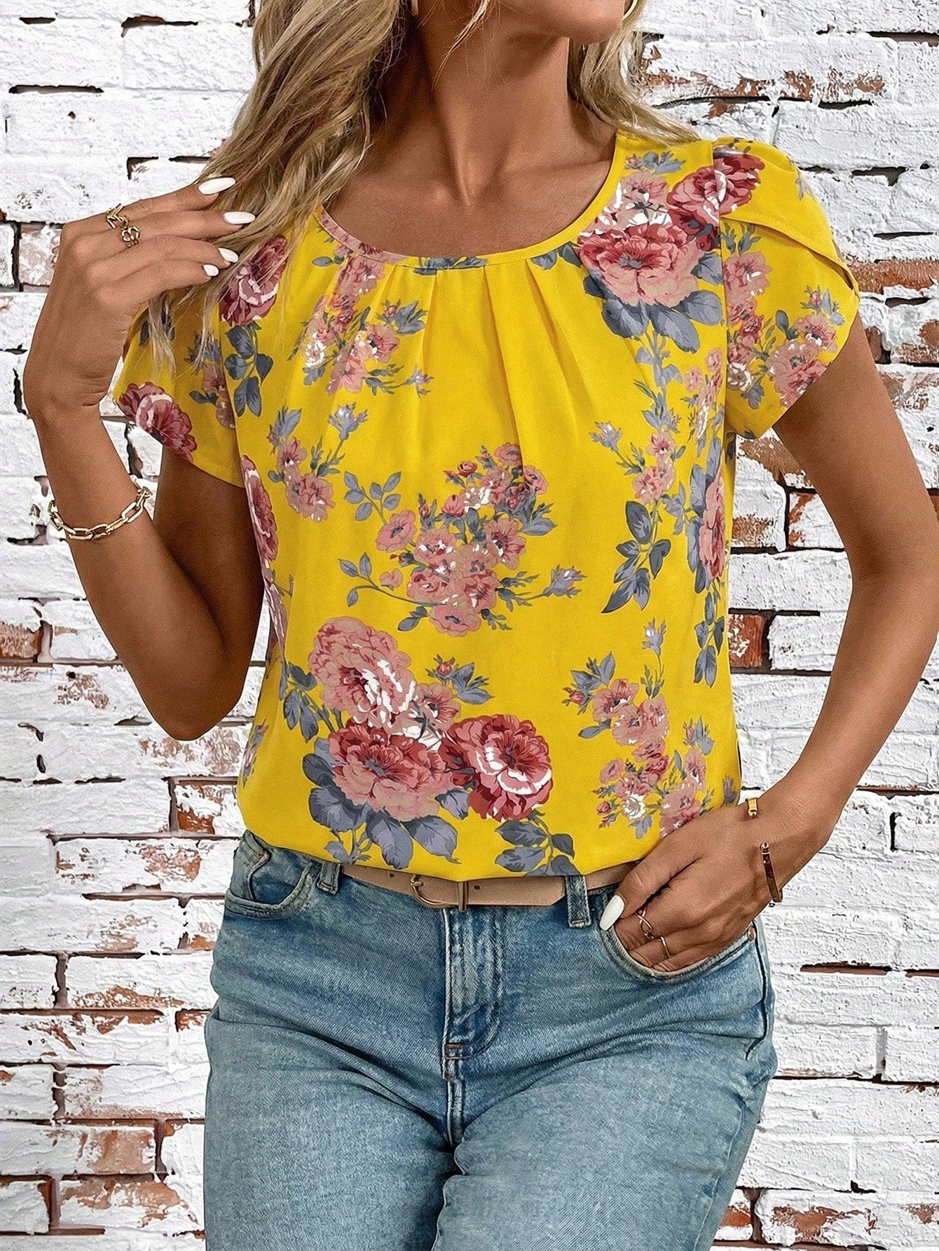 4005 Petal Sleeve Pleated Detail Top