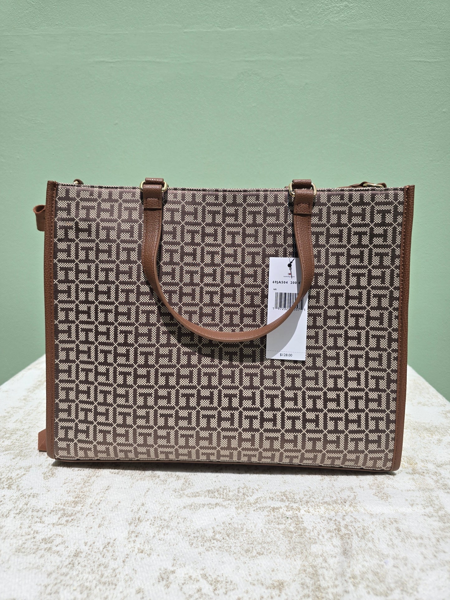 Tommy Hilfiger Tote with top zipper
