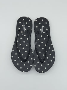 Old Navy Flipflops ( Size 7)