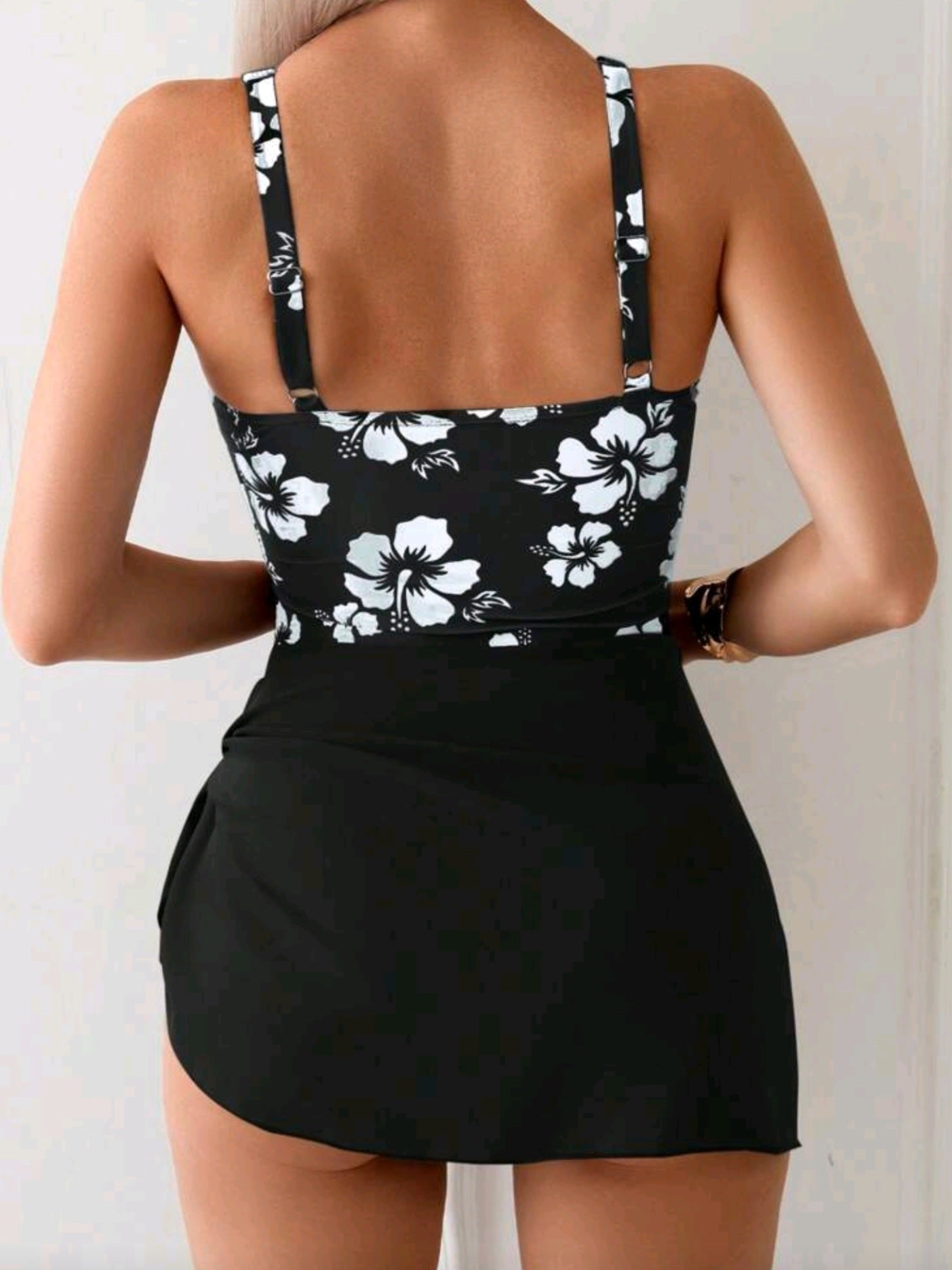 3420 One-Piece U-Neck Hibiscus Print Swimdress